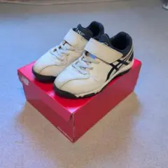 ASICS トレーニングシューズ ホワイト/ブラック　19センチ