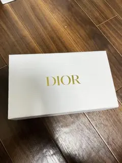 【美品】Dior ギフトボックスとリボンセット