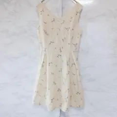 ナイスクラップ 花 刺繍 ノースリーブ ひざ丈ワンピース アイボリー 白 F