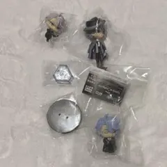 ツイステッドワンダーランド ミニフィギュア 3点セット - メルカリ