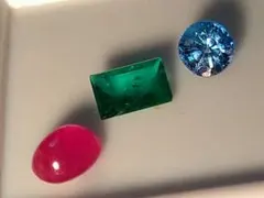 天然ルビーカボション天然エメラルド天然サアフアイヤラウンドルース（緑・青・赤）