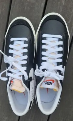 NIKE ブラック/ホワイト スニーカー