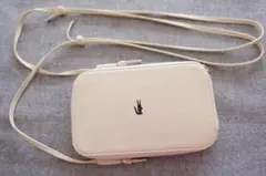 Lacoste アイボリーワンポイントワニロゴスマホショルダーポーチ