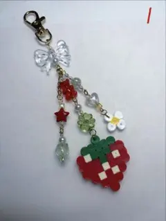ビーズキーホルダー♡いちご①