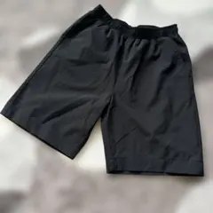 ブラック 半ズボン