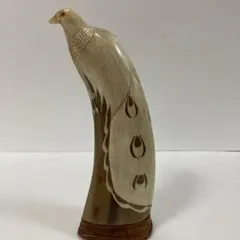 水牛の角 孔雀 置物】鳥/オブジェ/工芸品/H26cm/中古品 - メルカリ