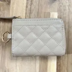 3coins キルティング マルチケースフラグメント ベージュ コイン カード