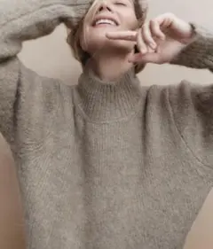 ZARA ニット ハイネック セーター 今月で処分予定