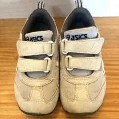 asics スクスク スニーカー