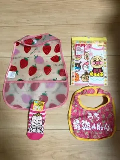 お食事エプロン、スタイ、靴下