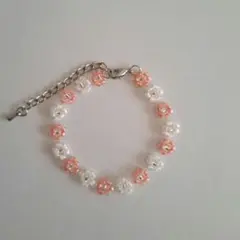 お花のビーズブレスレット　ハンドメイド　ピンク