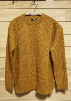 ニットセーター　マスタード