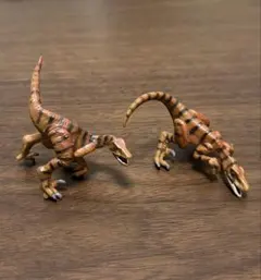 恐竜フィギュア 2体セット オレンジと茶色のストライプ