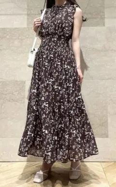 スナイデルSNIDEL光沢プリーツ ノースリーブワンピース グレーsize1 スナイデルSNIDEL光沢プリーツ ノースリーブワンピース グレーsize1
