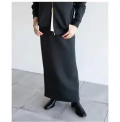 I NEED MORE SHOES haruka ナロースカート Ｓ　黒　新品