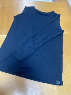ユニクロ　HEATTECH 長袖アンダーシャツ 黒150