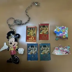ディズニー・キーホルダーとピンバッジ