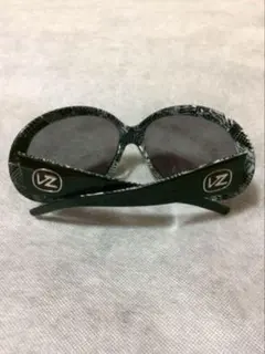 VONZIPPER(ボンジッパー) FRENZY サングラス ブラック/グレーのサムネイル