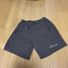 adidas ブラウンショートパンツ Sサイズ