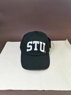 Stussy STU ベースボールキャップ ブラック - メルカリ