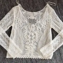 アイボリー刺繍レース長袖トップス