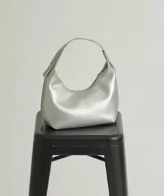 【selle glant】HALF MOON ONEHAND BAG シルバー