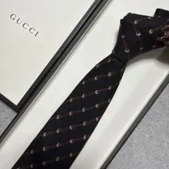 グッチ　ネクタイ　黒　ホースビット