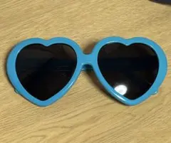 青いハート型サングラス