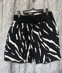 完売品ZARA総柄ショートパンツ