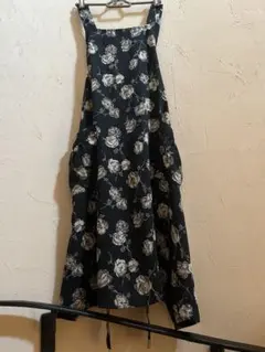 ピエールバルマン　エプロン　花柄　フラワープリント　ブラック　黒