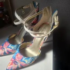 GUESS 花柄 ハイヒール パンプス 6Mのサムネイル