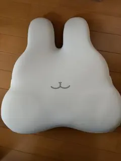 Gadeel ウサギ型エルゴノミッククッション　グレー