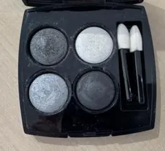 CHANEL レキャトルオンブル 93　　　スモーキーアイズ　アイシャドウ