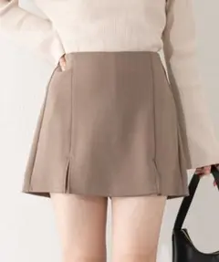 ブラウン フレアスカート スリット入り　春服