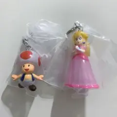 スーパーマリオ めじるしアクセサリー2 ピーチ / キノピオ ２個セット