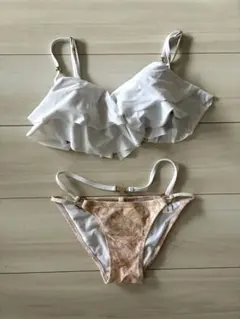 フリル付きビキニ　Sサイズ