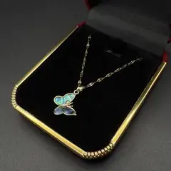 蝶々モチーフゴールドネックレス　ペンダント　黒蝶貝　アンティーレトロ　遺品整理