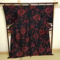 黒地赤花柄小紋着物、粋、かっこいい❤絹