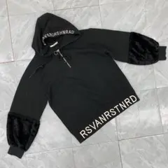 Sureve パーカー プルオーバー 袖フェイクファー切替 ブラック Lサイズ