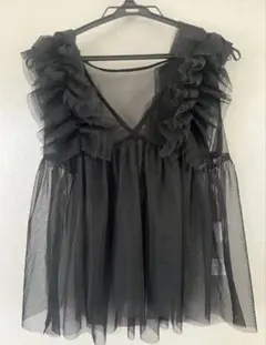 フリルシアーチュールベスト　Lサイズ　しまむら　新品タグ付き