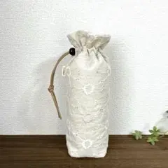 ⭐︎♪⭐︎♪です！刺繍生地のペットボトルカバー　ハンドメイド 刺繍生地のペットボトルカバー ハンドメイド ピンク 保冷 保温 P212