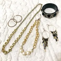 【まとめ売り！】アクセ5点セット！ピアスネックレス
