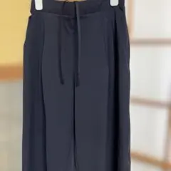 ユニクロ☆ブラックワイドパンツ ドローストリング付き
