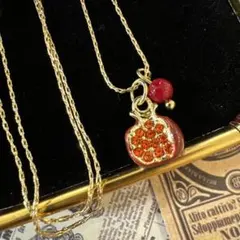 ヴィンテージ デザイン　アクセサリー　ザクロ　ネックレス　ゴールド　レッド