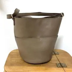 Item thumbnail for item 7889cb22-7f57-4528-a32e-2b6e85e387ee