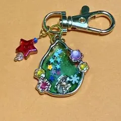 緑色装飾付きチャーム