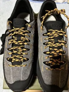 KEEN JASPER ZIONIC スニーカー グレー/ブラック