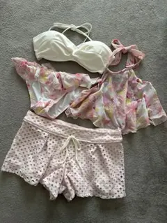 未使用品 セパレート水着4点セット ホワイト ピンク花柄