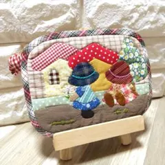 *26-05　ハンドメイド　パッチワーク　スーちゃん　ファスナーポーチのサムネイル
