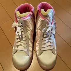 ピンク系サテンハイカットスニーカー
